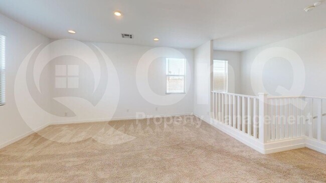 Building Photo - 9131 W Glenrosa Ave