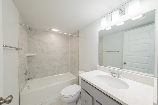 Building Photo - 10118 Virginia Blvd