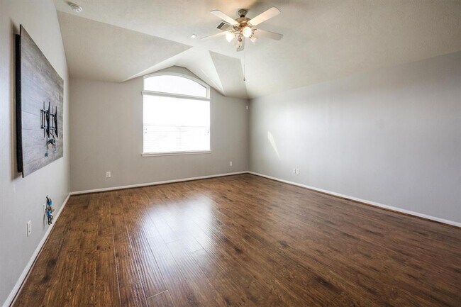 Building Photo - 10902 Barker View Dr