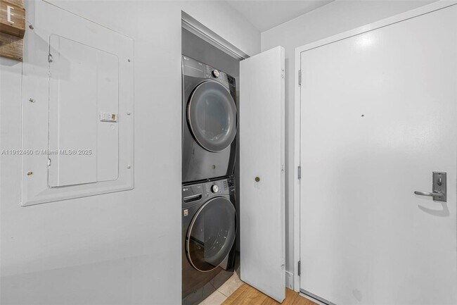 Building Photo - 7901 Hispanola Ave