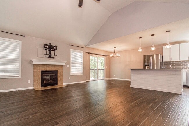 Building Photo - 1316 Elm Creek Dr