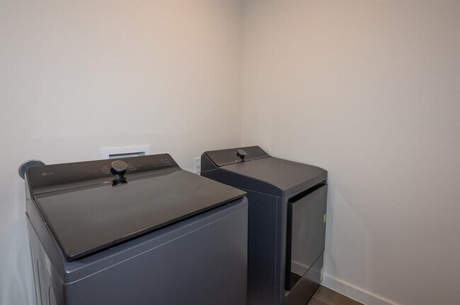 Building Photo - 4906 Aberdeen Cir