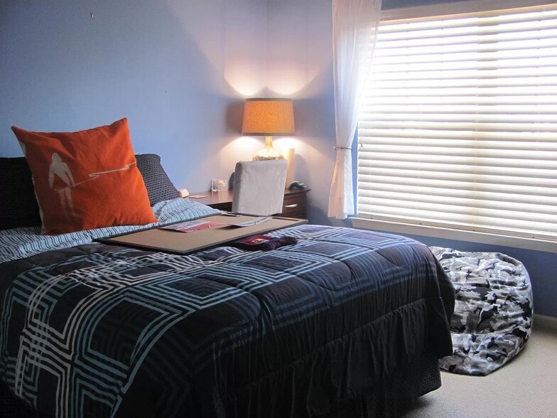 Bedroom 2 - 1407 Ashford Ct