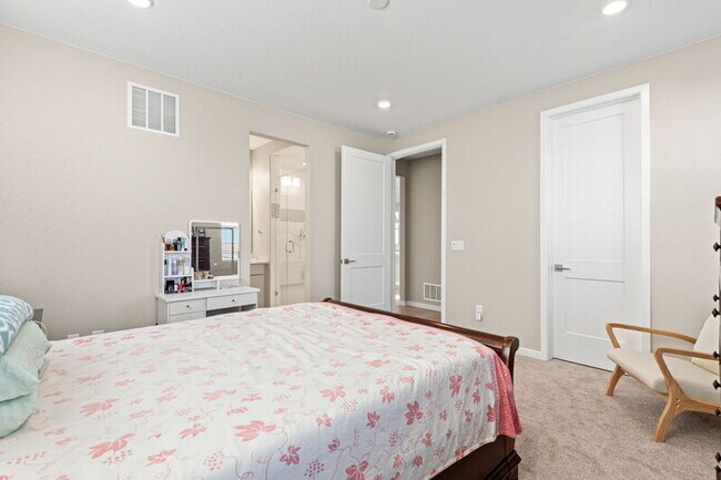 Building Photo - 12014 Octave Ave