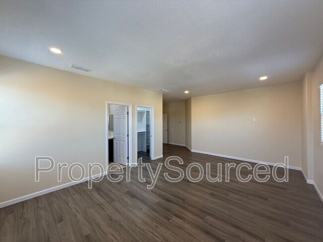 Building Photo - 1633 Sparrowhawk St