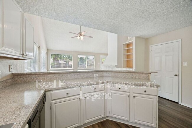 Building Photo - 817 Sewell Dr