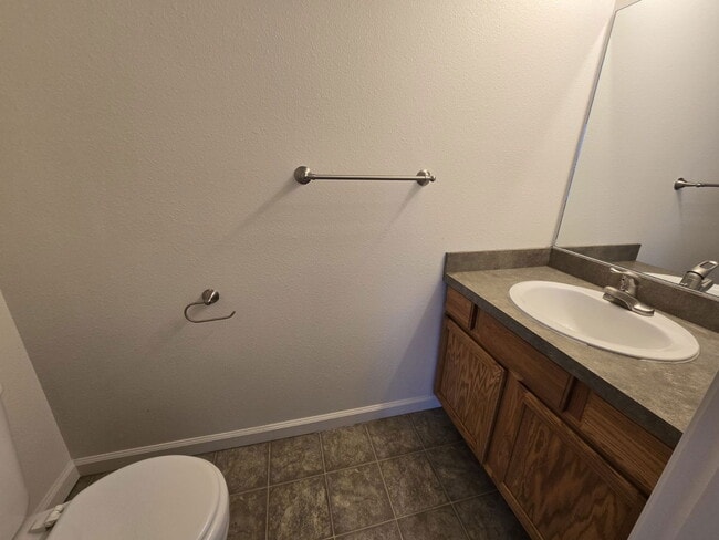 Building Photo - 1914 SE Douglas Ave