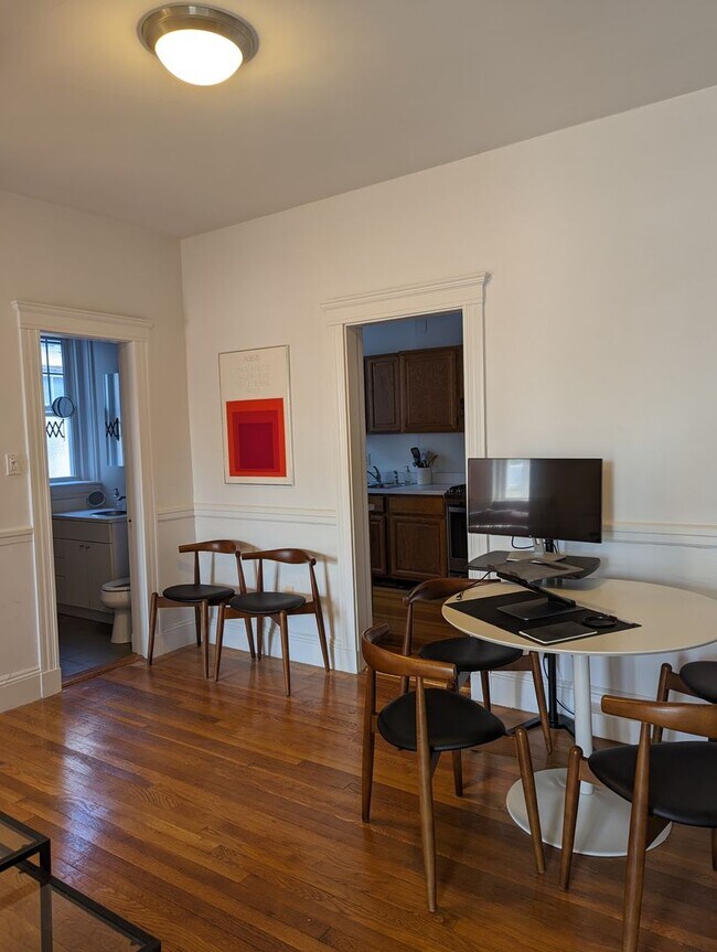 Building Photo - SEPTEMBER 1 Cambridge lovely 1 bedroom on Shepard Street