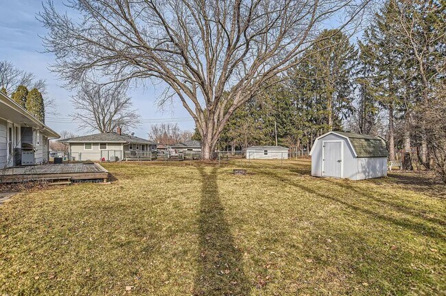 Building Photo - 2661 Martin Way