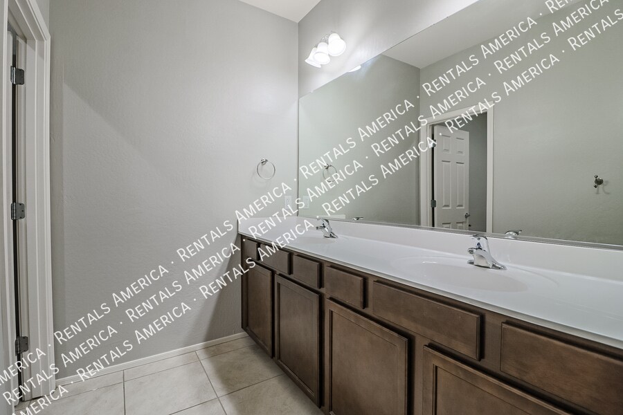 Building Photo - 17746 W Banff Ln