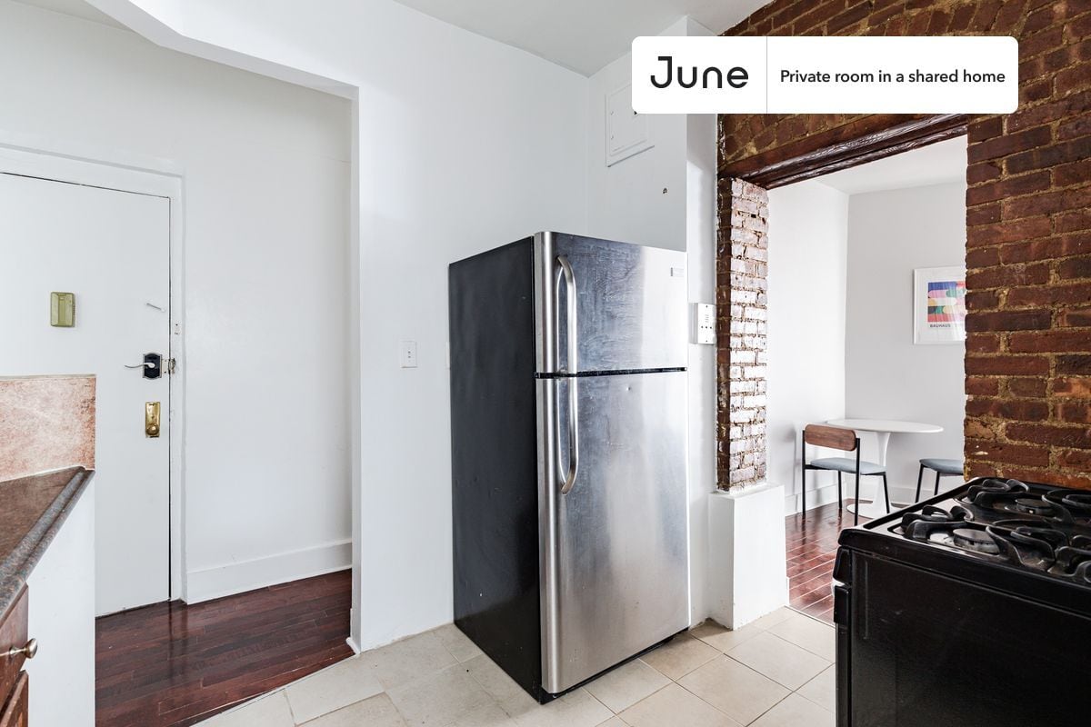 Building Photo - Room in Shared 3 bed/1 bath home in Central Harlem