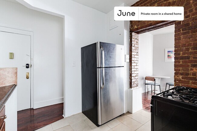 Building Photo - Room in Shared 3 bed/1 bath home