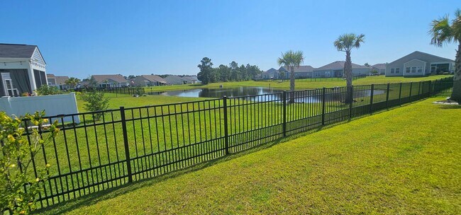 Building Photo - Live where charm meets convenience-Glenmoo...