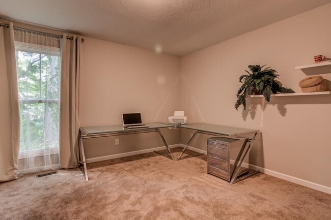 Building Photo - 15 Sand Hill School Rd