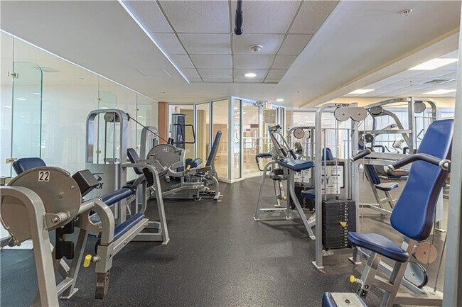 Building Photo - 511 SE 5 Ave