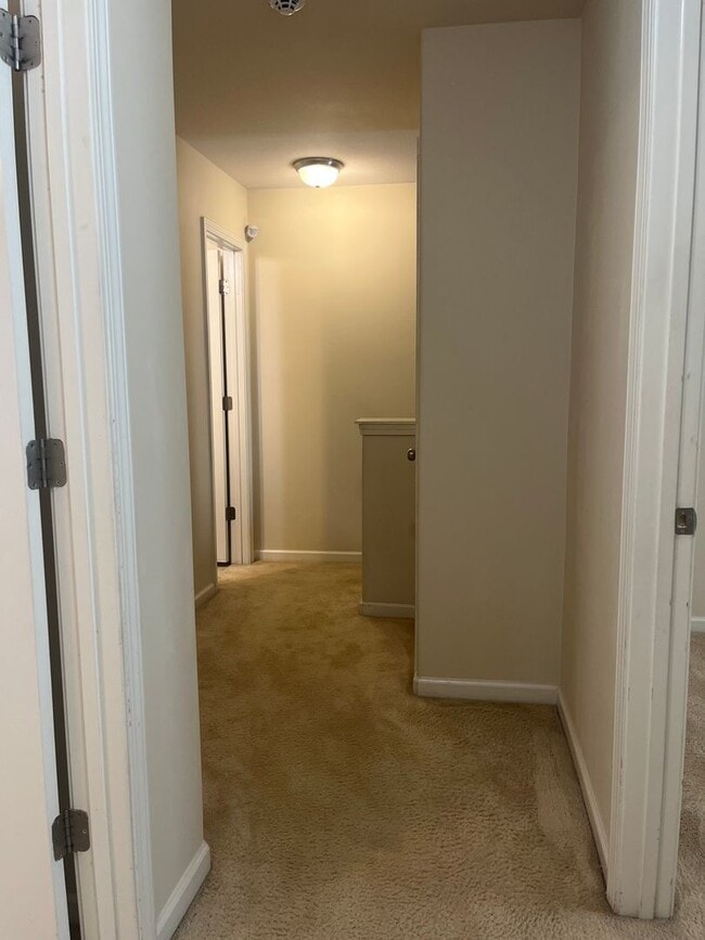 Building Photo - Charming Knightdale Residence, Available Now!