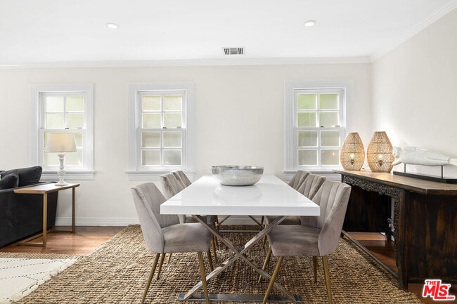 Building Photo - 639 Westbourne Dr