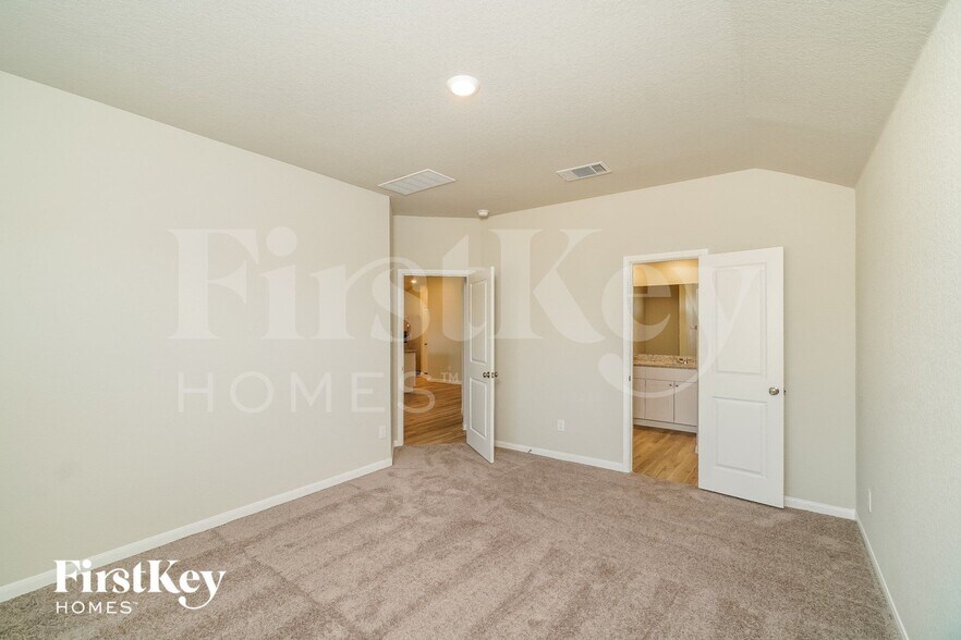 Building Photo - 6711 Hatchery Way