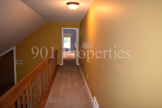 Building Photo - 598 Greenbank Dr