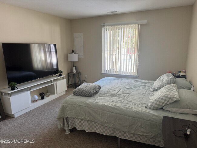 Building Photo - 6 Northrup Dr