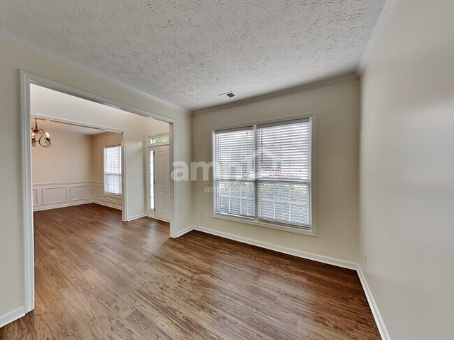 Building Photo - 338 Park Creek Ridge