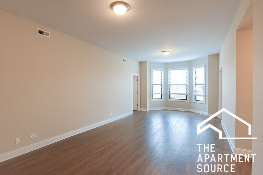 Building Photo - 3407 W Fullerton Ave