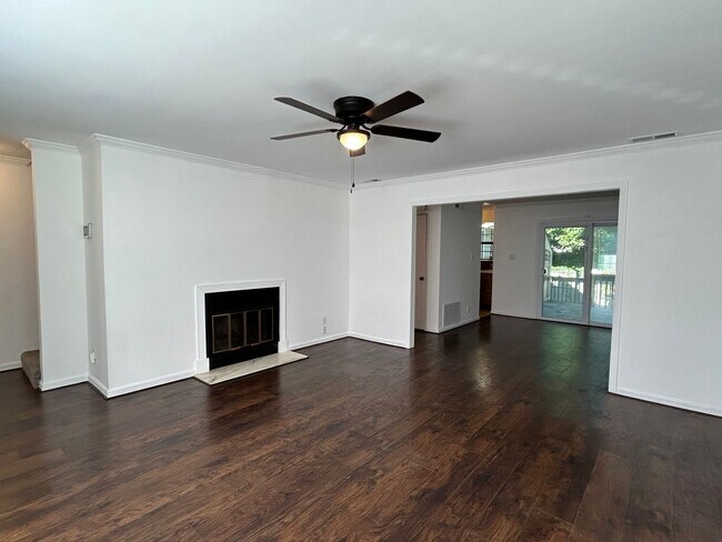 Building Photo - 66 Hidden Lake Ct