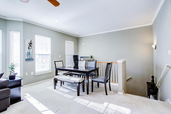 Building Photo - 8114 Anna Ct