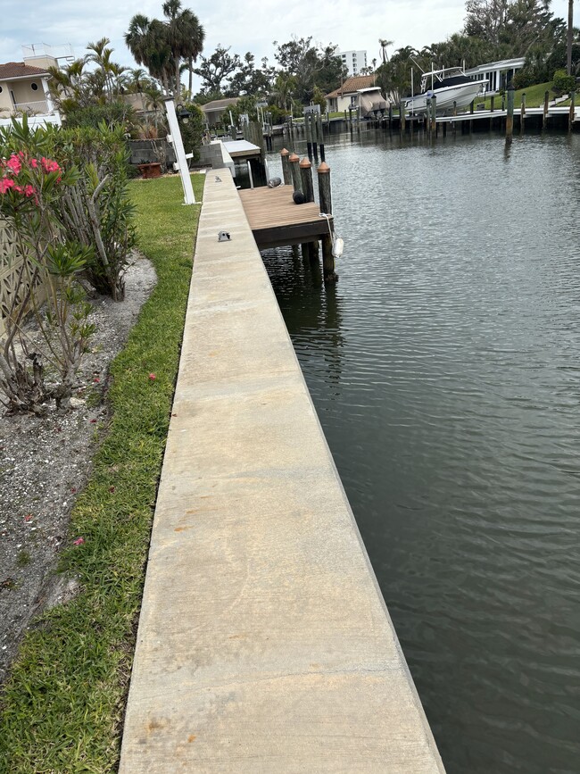 Building Photo - 537 Halyard Ln