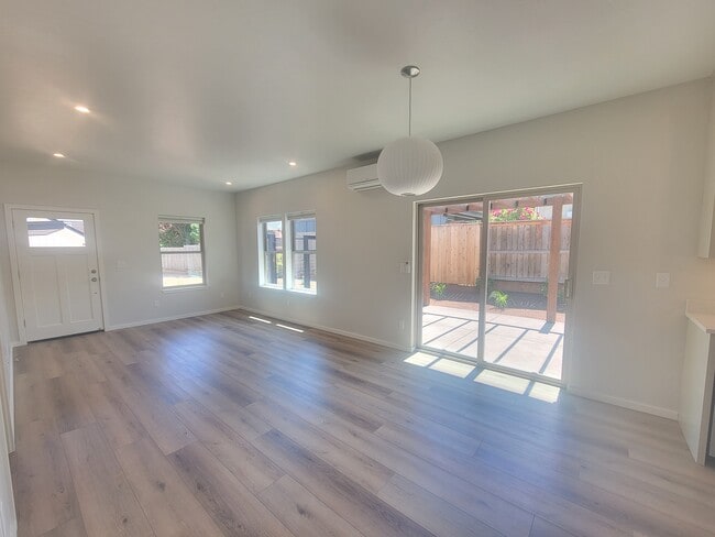 Building Photo - 395 S Mountain Ave