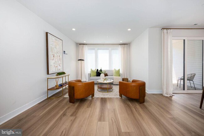 Building Photo - 305 Manion Aly