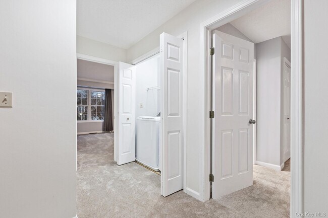 Building Photo - 104 Sparrow Ridge Rd