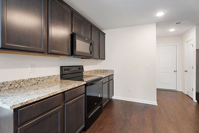 Building Photo - 317 Sportsman Dr