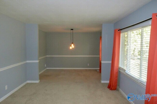 Building Photo - 4624 Daugette Dr NW