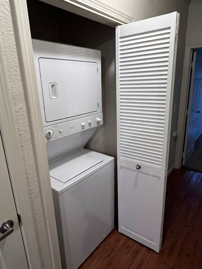 Building Photo - NICE CONDO IN ANTELOPE!!