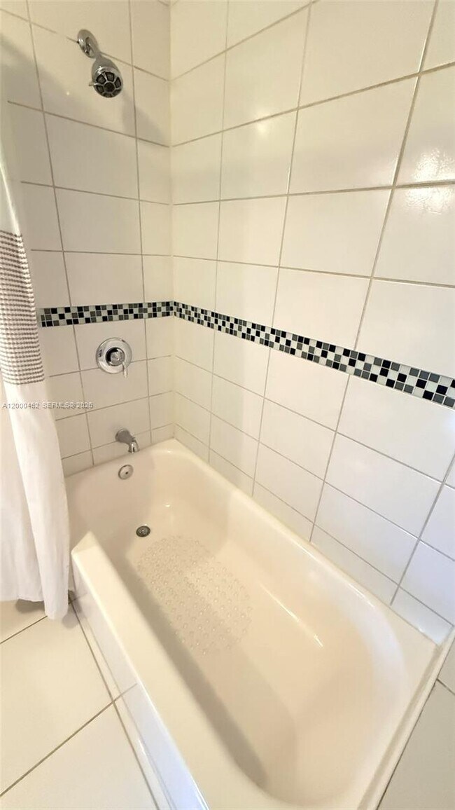 Building Photo - 6621 SW 116th Pl