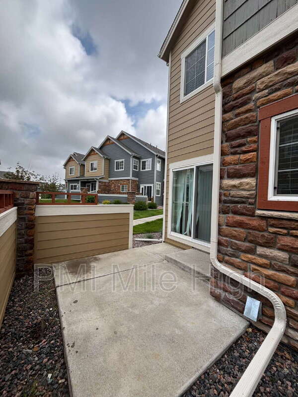 Building Photo - 12874 Jasmine St