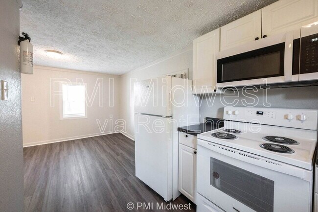 Building Photo - 2142 W Us-40