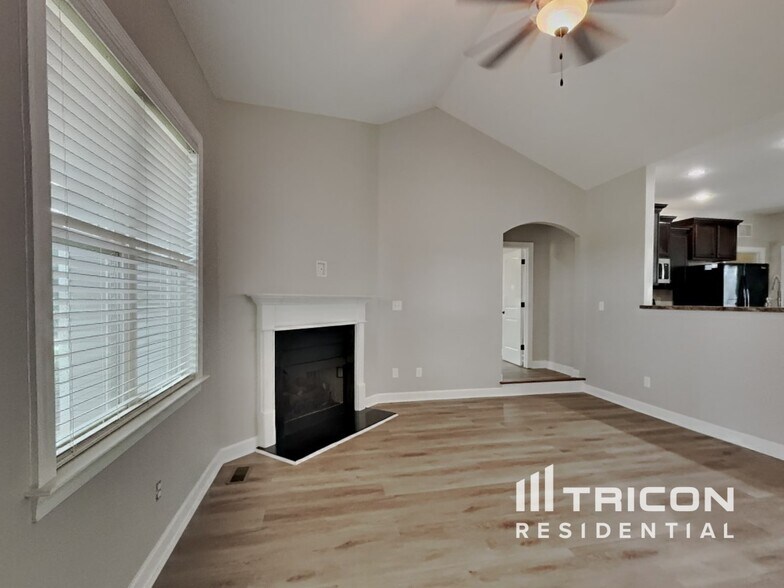 Building Photo - 54 Rocky Creek Ln