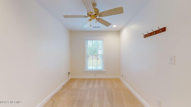 Building Photo - 202 Tidewater Dr