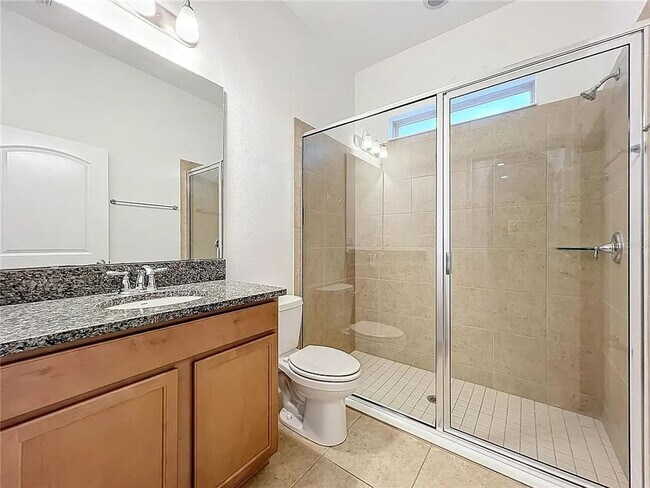Building Photo - Spacious 5 Bedroom 4 Bathroom Home in Wind...