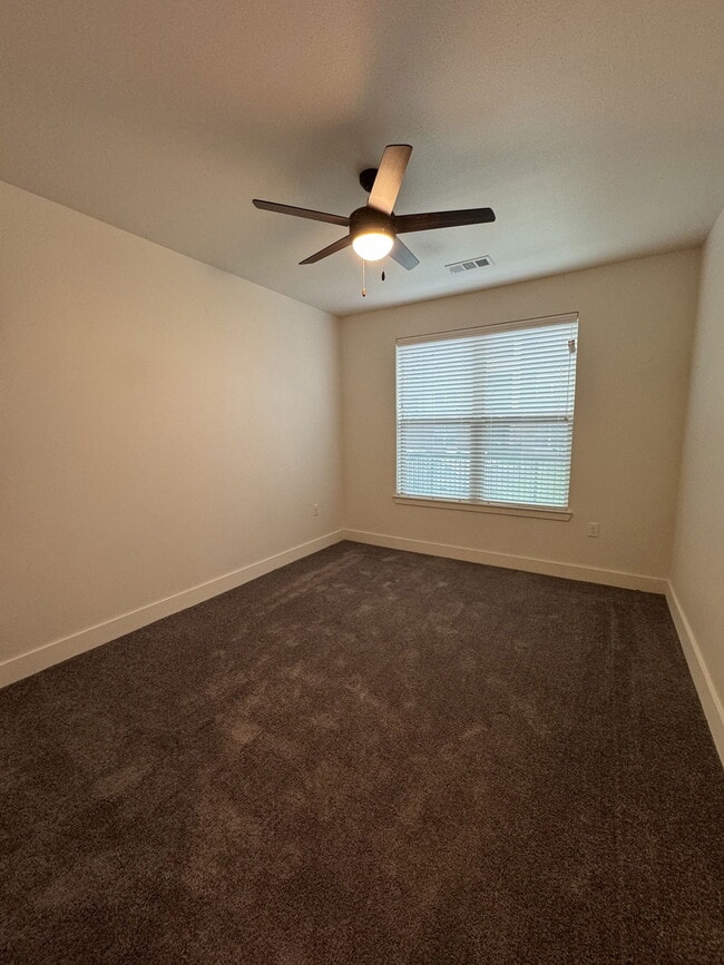 Building Photo - 3850 Double Oak Ave
