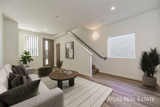 Building Photo - 2640 S Delaware-2