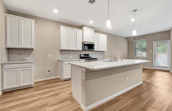 Building Photo - 16104 Oregon Oak Dr