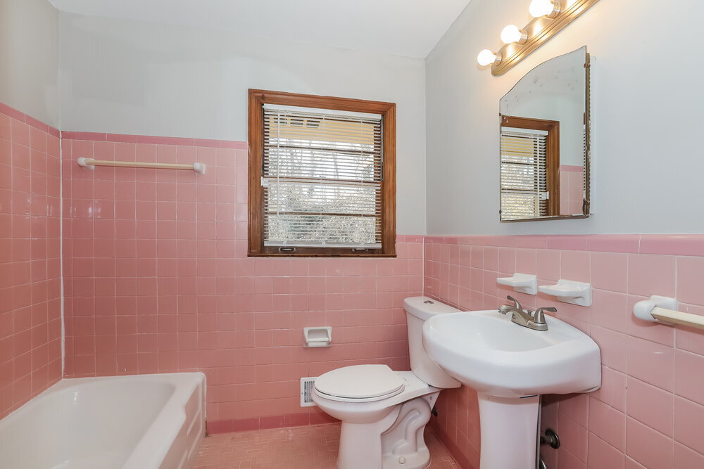 Building Photo - 2147 Camp Cir SW