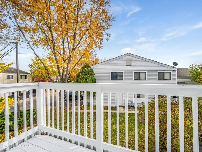 Building Photo - 823 Cambridge Pl