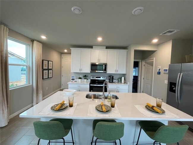 Building Photo - 732 Legacy Dr