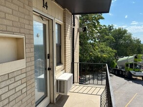 Building Photo - 599 Darwin St