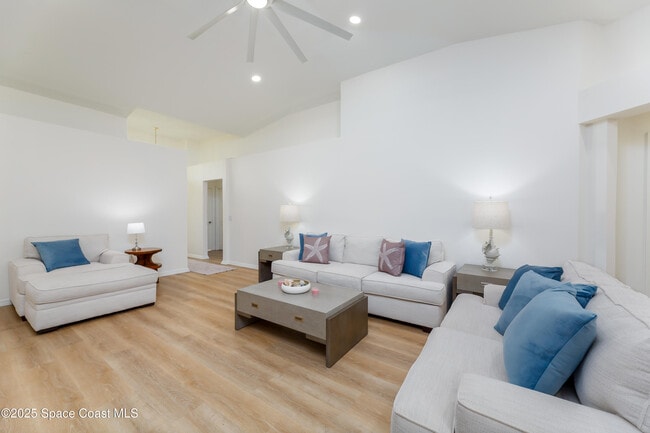 Building Photo - 4540 Bellaluna Dr