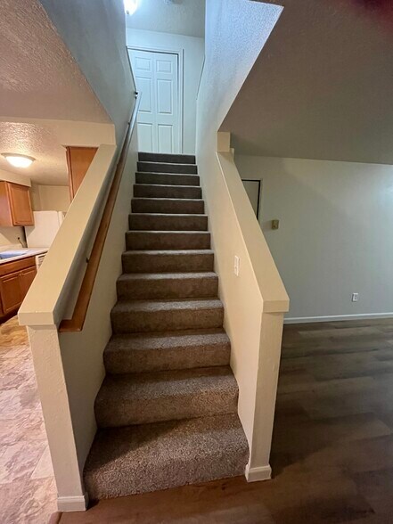 Building Photo - 2909 SE 38th Ct